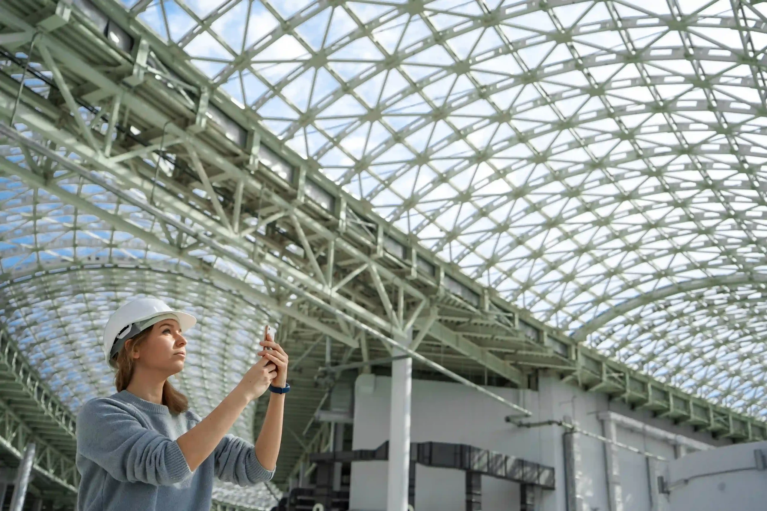 Polycarbonate Roofing Sheets vs Traditional Roofing: Which Is Better?